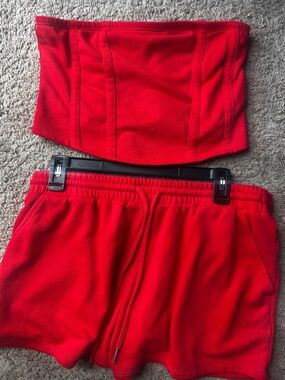No Boundaries Red Women’s Shorts Two-Piece Set, large like new